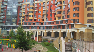 kiev-zhk-sonyachna-brama-3