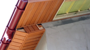 Подшивка свесов кровли 2